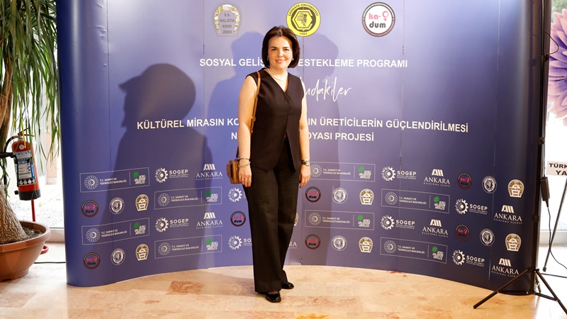 Kad�n Eme�i, Dijital Sanat Ve Foto�rafla Ölümsüzle�ti